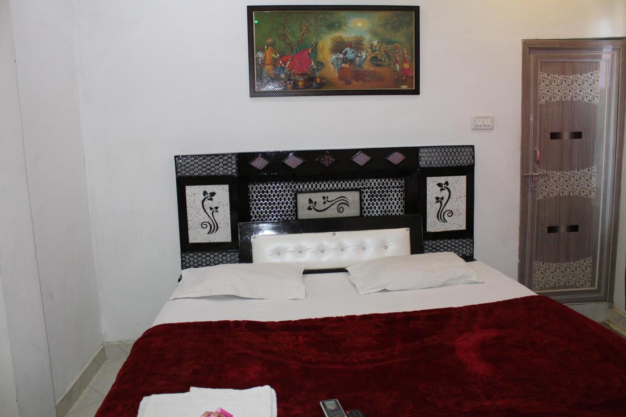 אורצ'ה Hotel Sunset מראה חיצוני תמונה