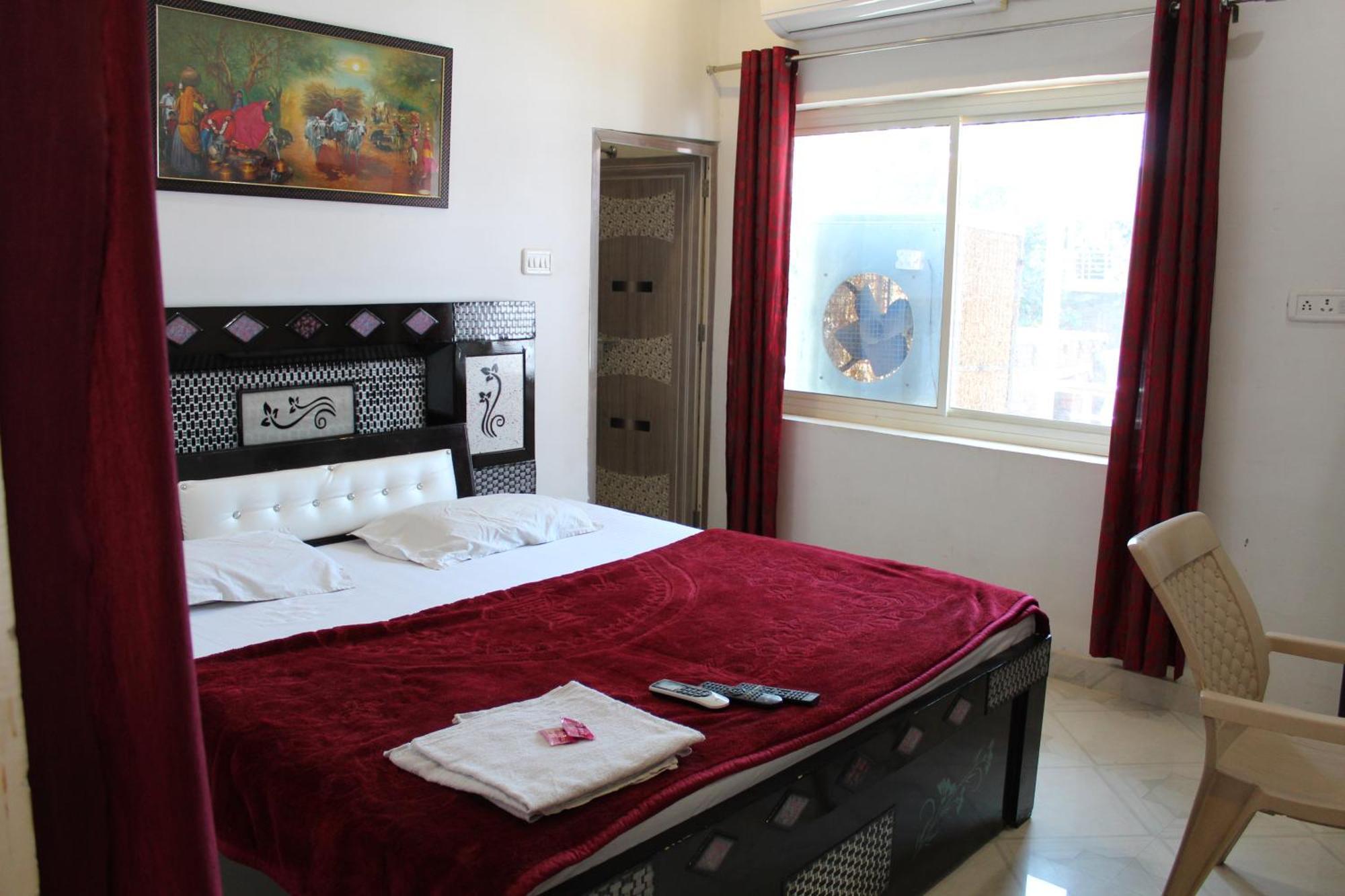אורצ'ה Hotel Sunset מראה חיצוני תמונה