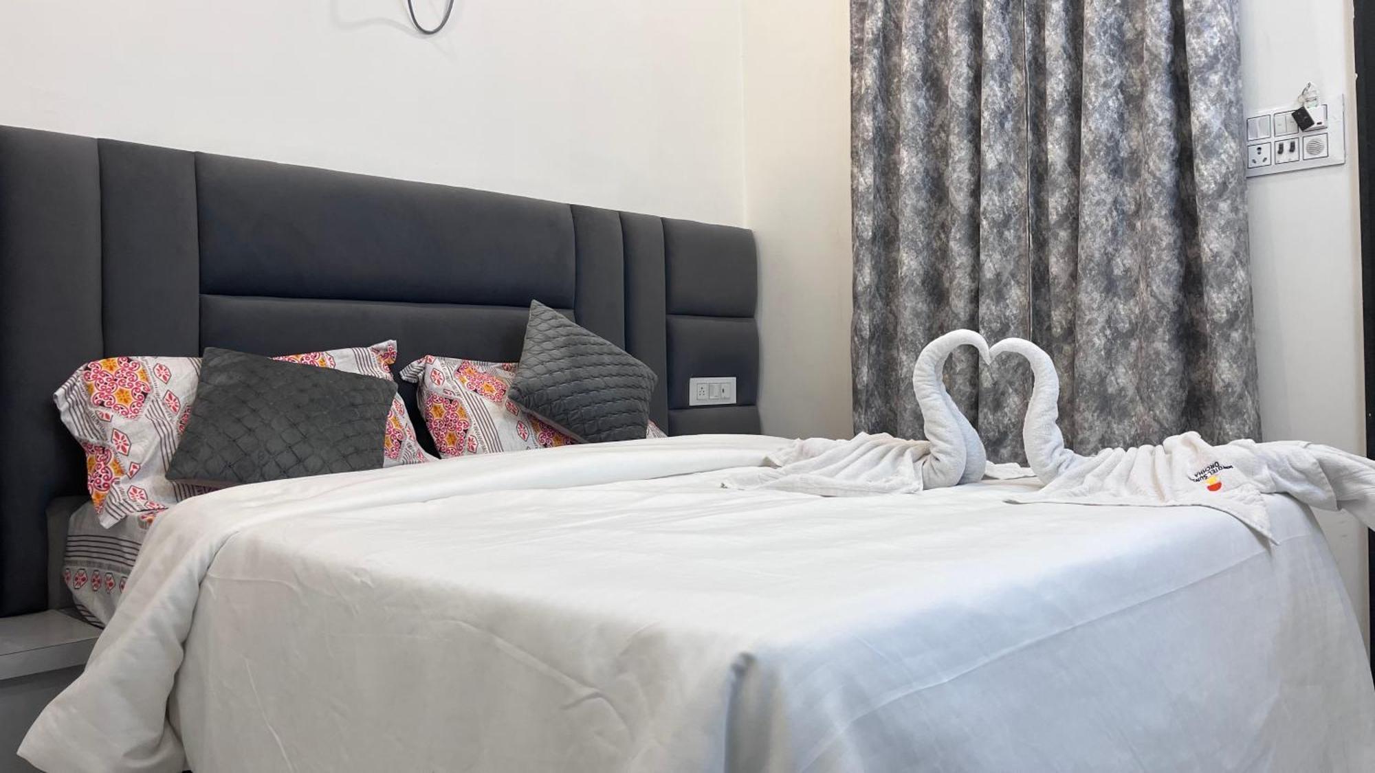 אורצ'ה Hotel Sunset מראה חיצוני תמונה
